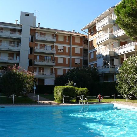 Residence Gardenia Lignano Sabbiadoro Buitenkant foto